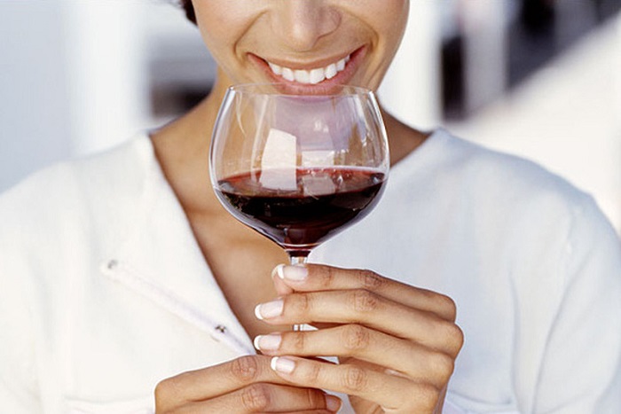 Làm thế nào để nếm rượu vang