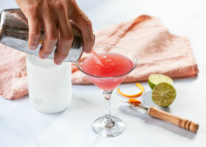 Cách làm cocktail Cosmopolitan