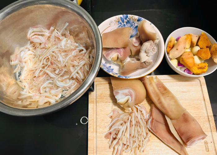 tai heo trộn thính