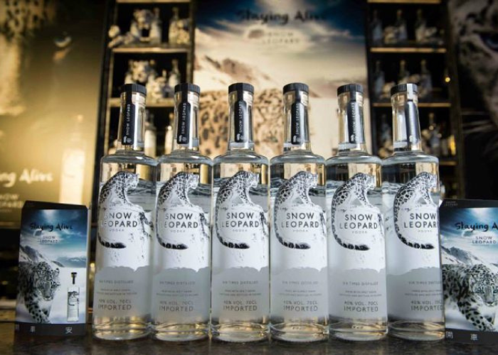 Rượu Vodka Snow Leopard